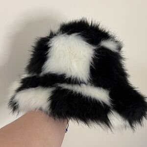 Y2K Urban Outfitters Faux Fur Bucket Hat Black & White Indie Sleaze Festival